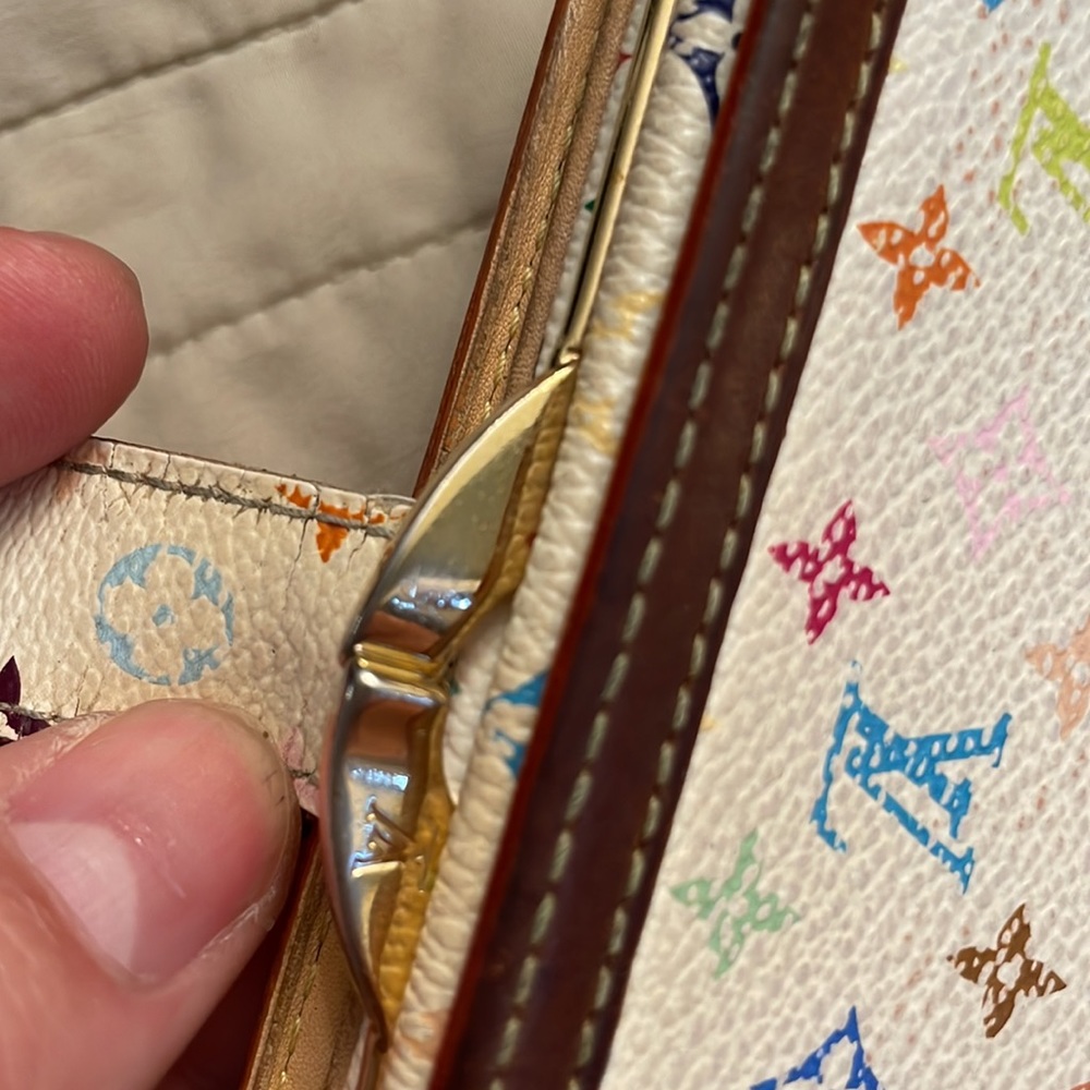 Takashi murkami white Louis Vuitton preloved kiss lock wallet lv gold - Picture 8 of 14